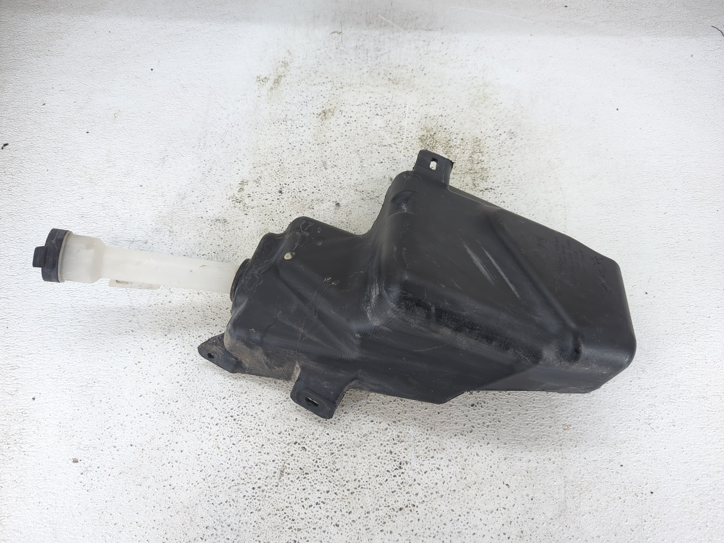 2011-2016 Chevrolet Cruze Windshield Washer Fluid Reservoir Bottle Oem - Oemusedautoparts1.com