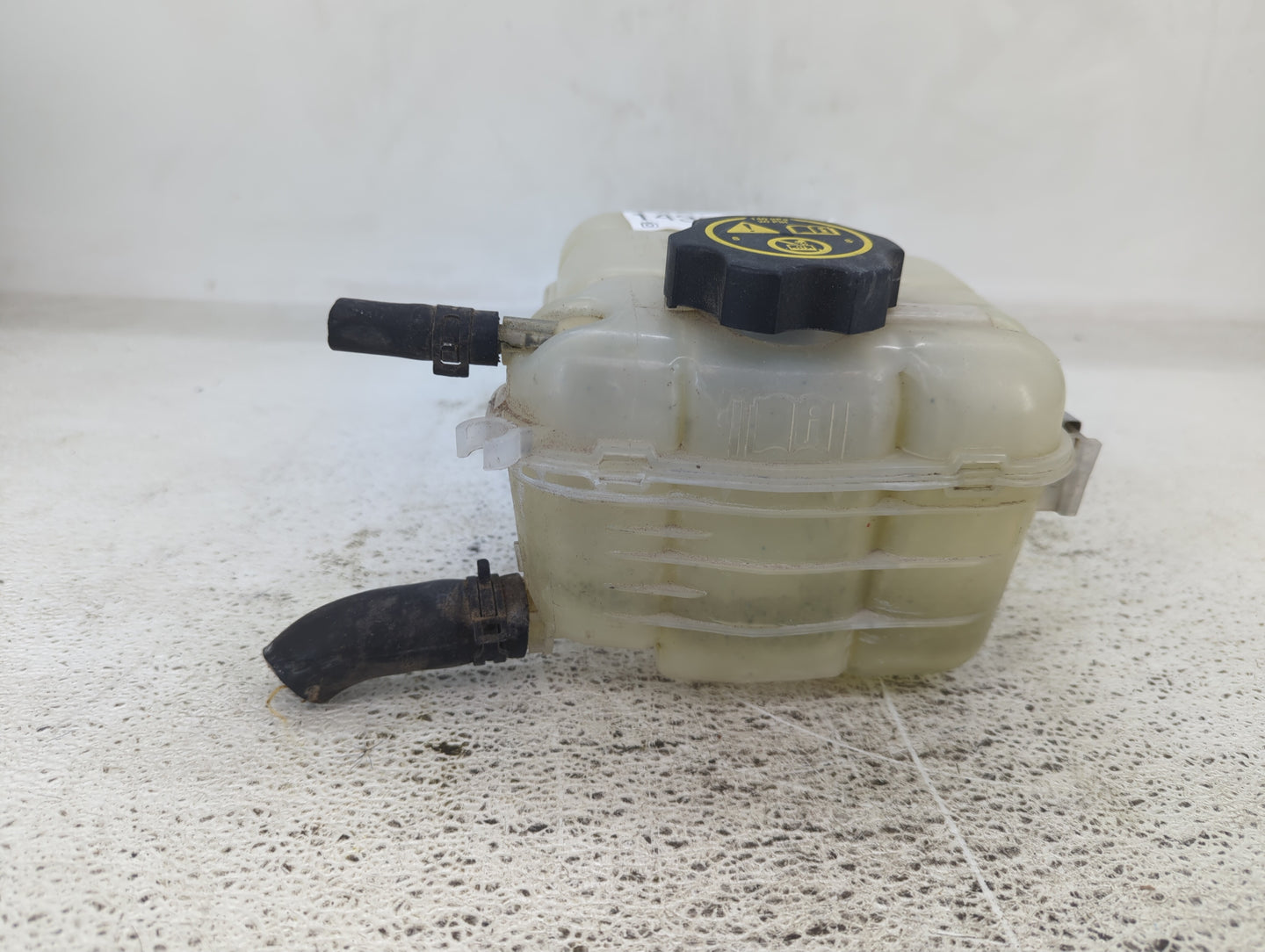 2011 Chevrolet Cruze Radiator Coolant Overflow Expansion Tank Bottle 1432652 - Oemusedautoparts1.com