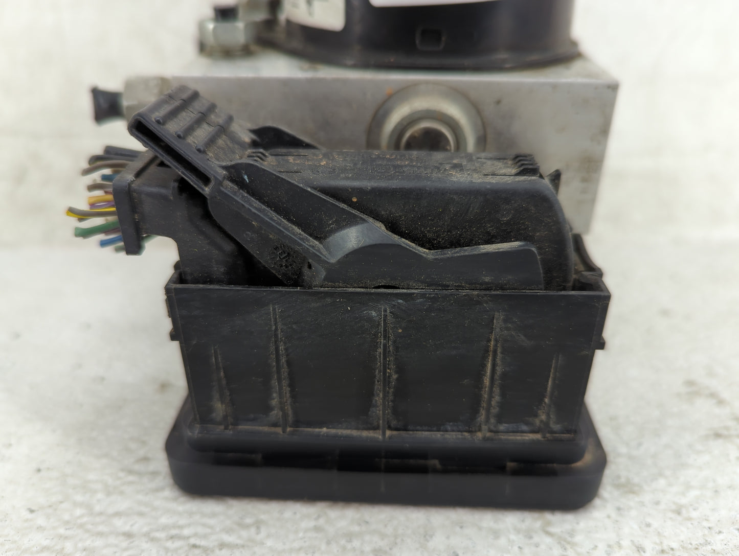 2012-2015 Chevrolet Cruze ABS Pump Control Module Replacement P/N:13434670 Fits Fits 2012 2013 2014 2015 OEM Used Auto Parts