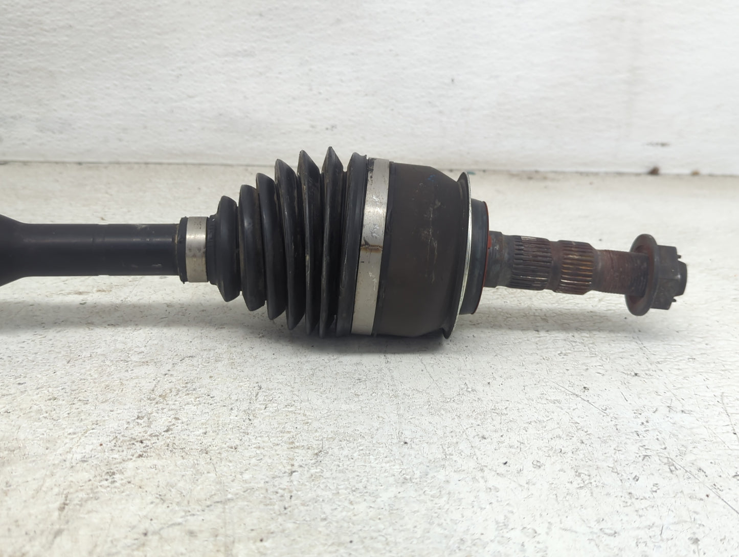 2011-2014 Chevrolet Cruze Axle Shaft Front Passenger Cv C/v - Oemusedautoparts1.com