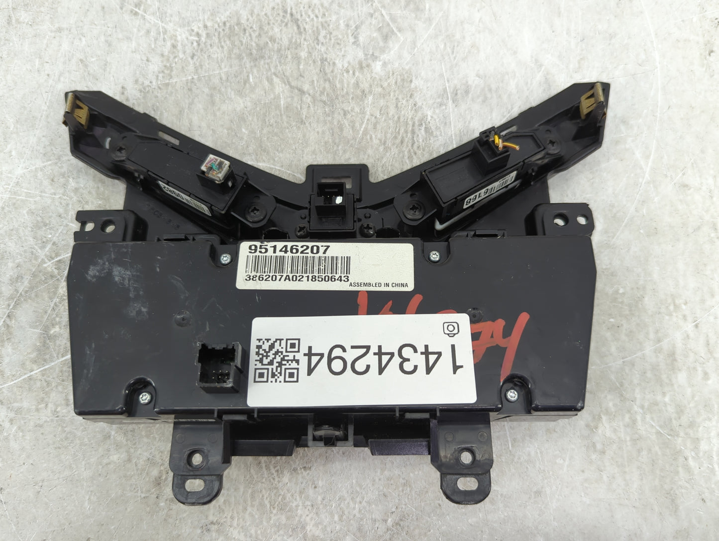 2012-2016 Chevrolet Cruze Climate Control Module Temperature AC/Heater Replacement P/N:95146207 386207A021850643 Fits OEM Us