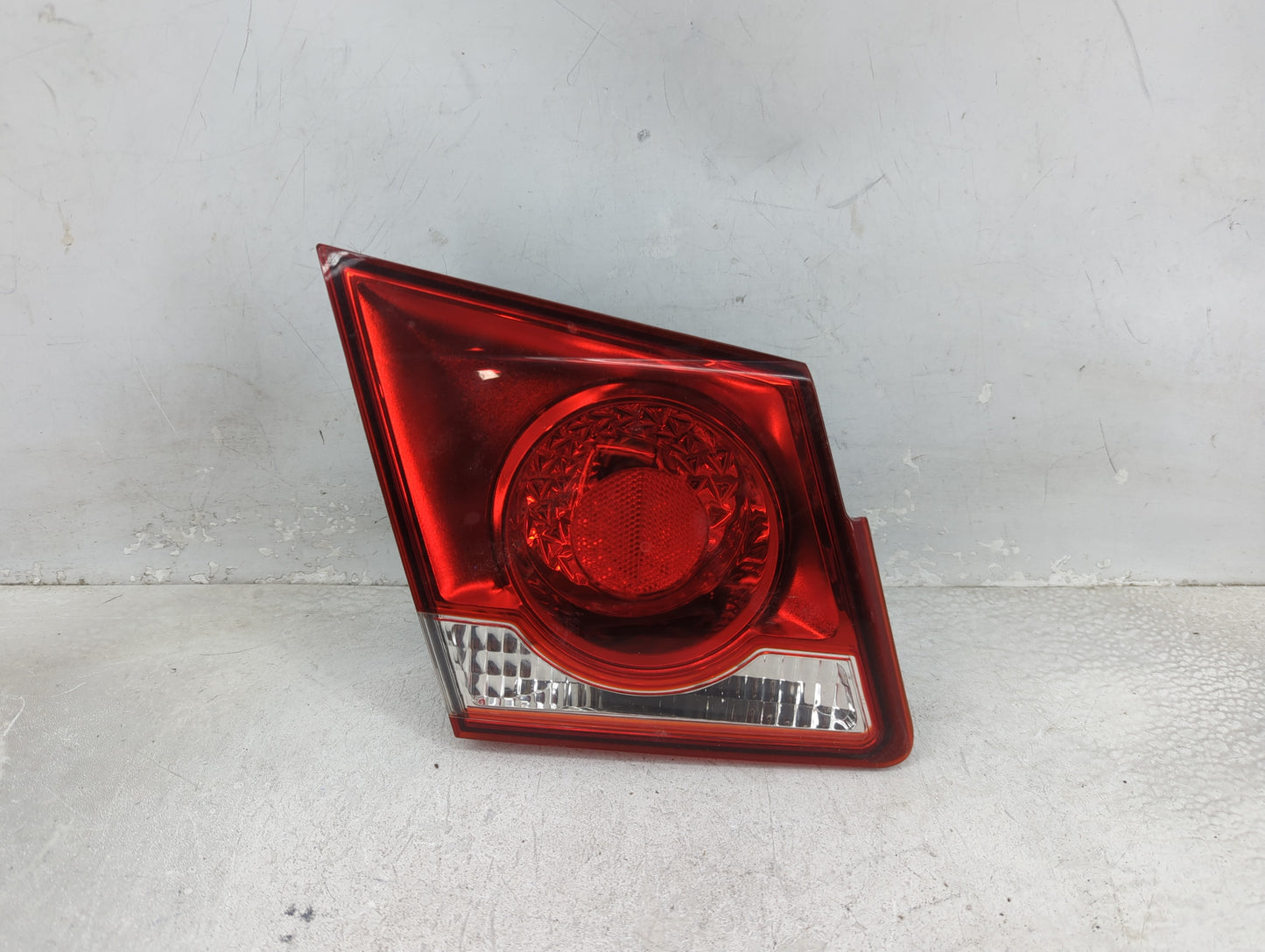 2011-2016 Chevrolet Cruze Tail Light Assembly Passenger Right OEM Fits Fits 2011 2012 2013 2014 2015 2016 OEM Used Auto Part