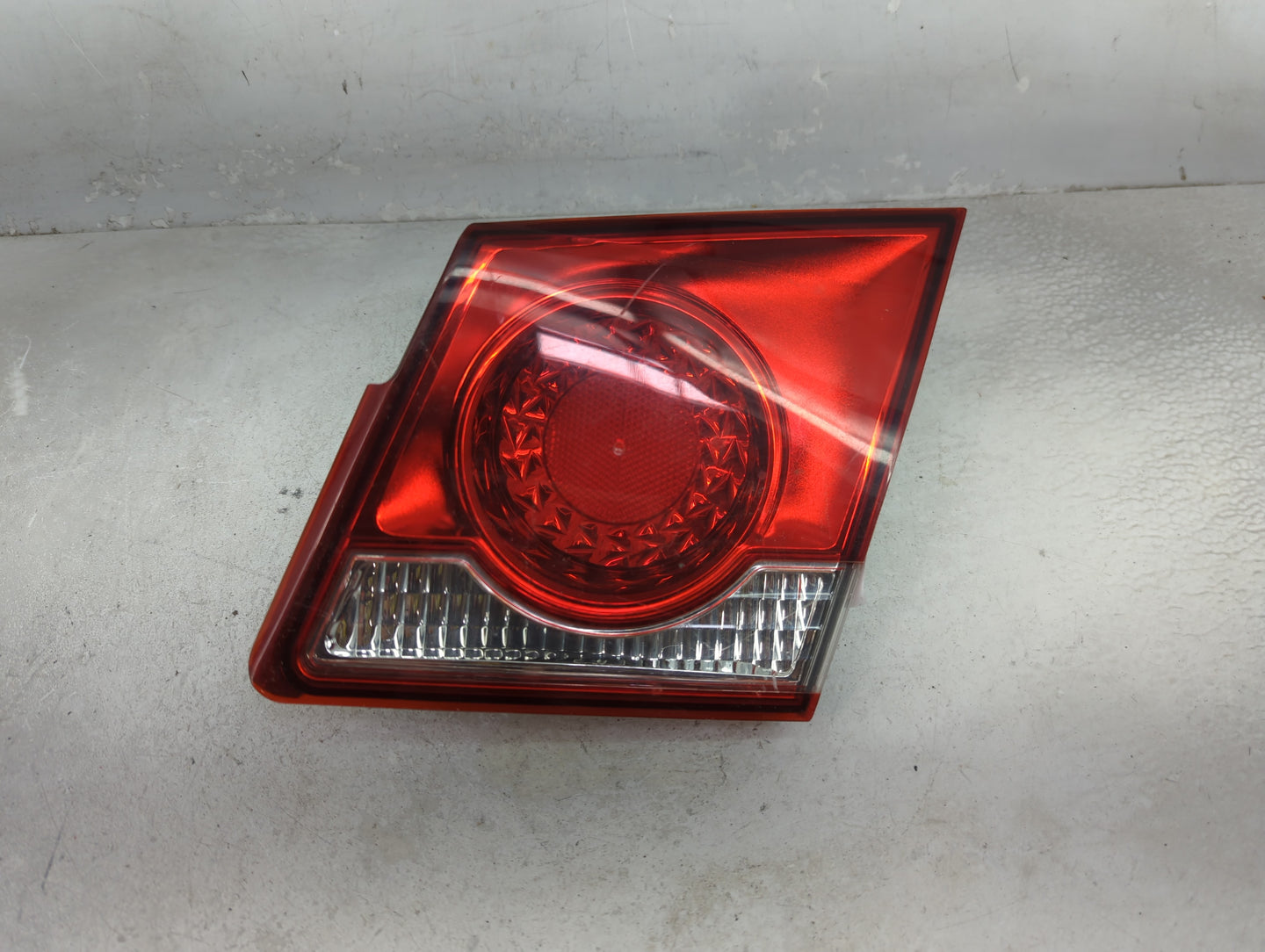2011-2016 Chevrolet Cruze Tail Light Assembly Passenger Right OEM Fits Fits 2011 2012 2013 2014 2015 2016 OEM Used Auto Part