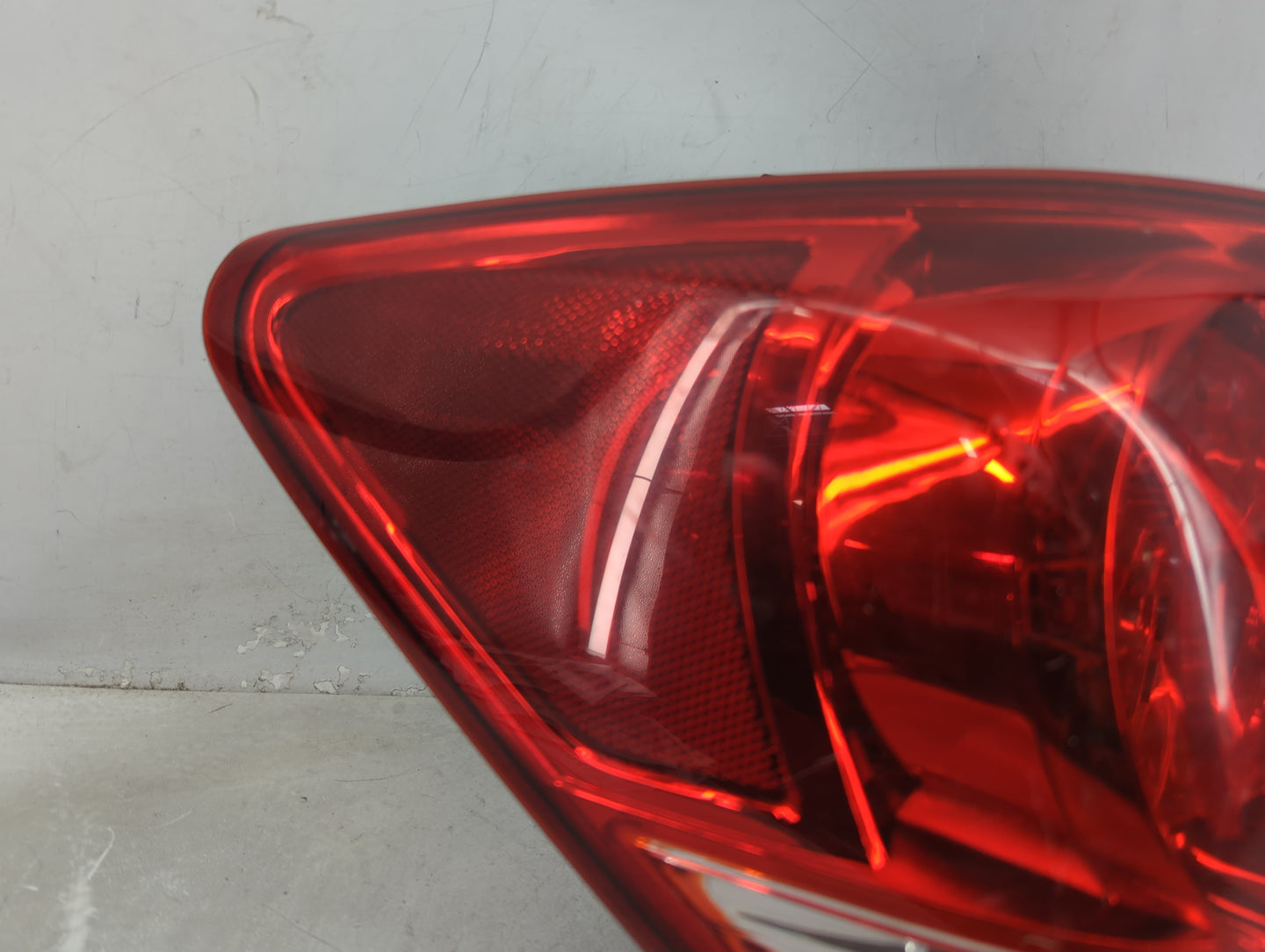 2011-2016 Chevrolet Cruze Tail Light Assembly Driver Left OEM Fits Fits 2011 2012 2013 2014 2015 2016 OEM Used Auto Parts - 