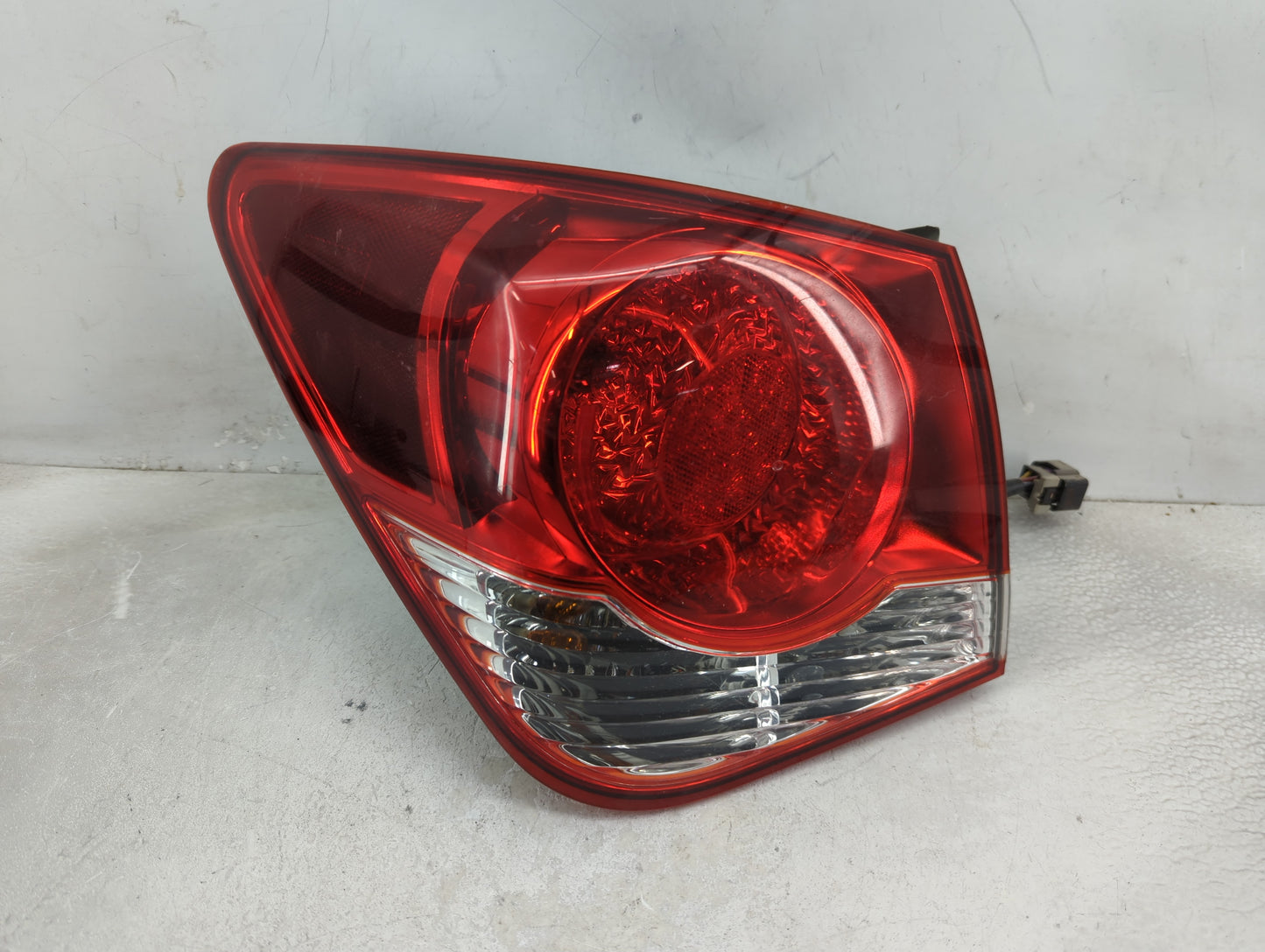 2011-2016 Chevrolet Cruze Tail Light Assembly Passenger Right OEM Fits Fits 2011 2012 2013 2014 2015 2016 OEM Used Auto Part