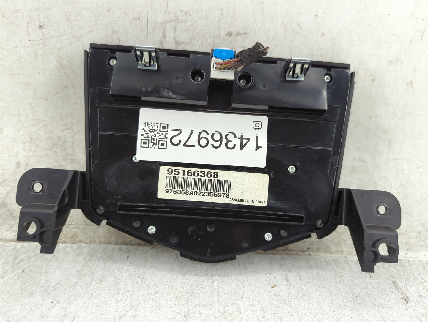 2013-2016 Chevrolet Cruze Radio Control Panel 1436972 - Oemusedautoparts1.com