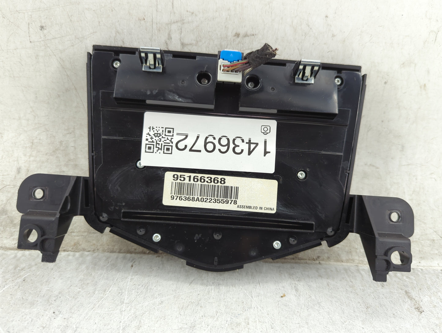 2013-2016 Chevrolet Cruze Radio Control Panel 1436972 - Oemusedautoparts1.com