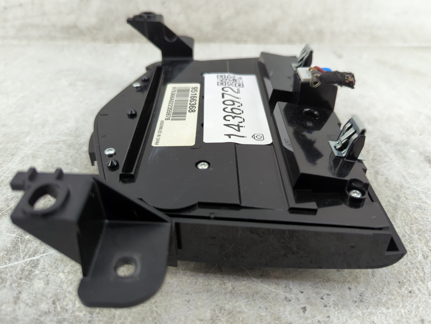 2013-2016 Chevrolet Cruze Radio Control Panel 1436972 - Oemusedautoparts1.com