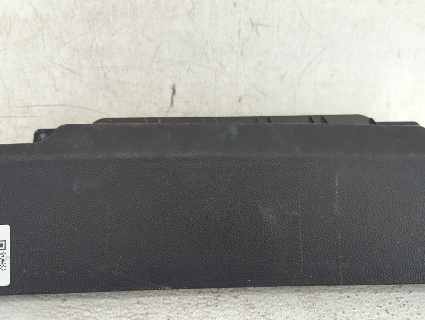 2013-2016 Chevrolet Cruze Air Bag Passenger Right Knee OEM P/N:95910049 814990982, AB0-09Q005 Fits Fits 2013 2014 2015 2016 