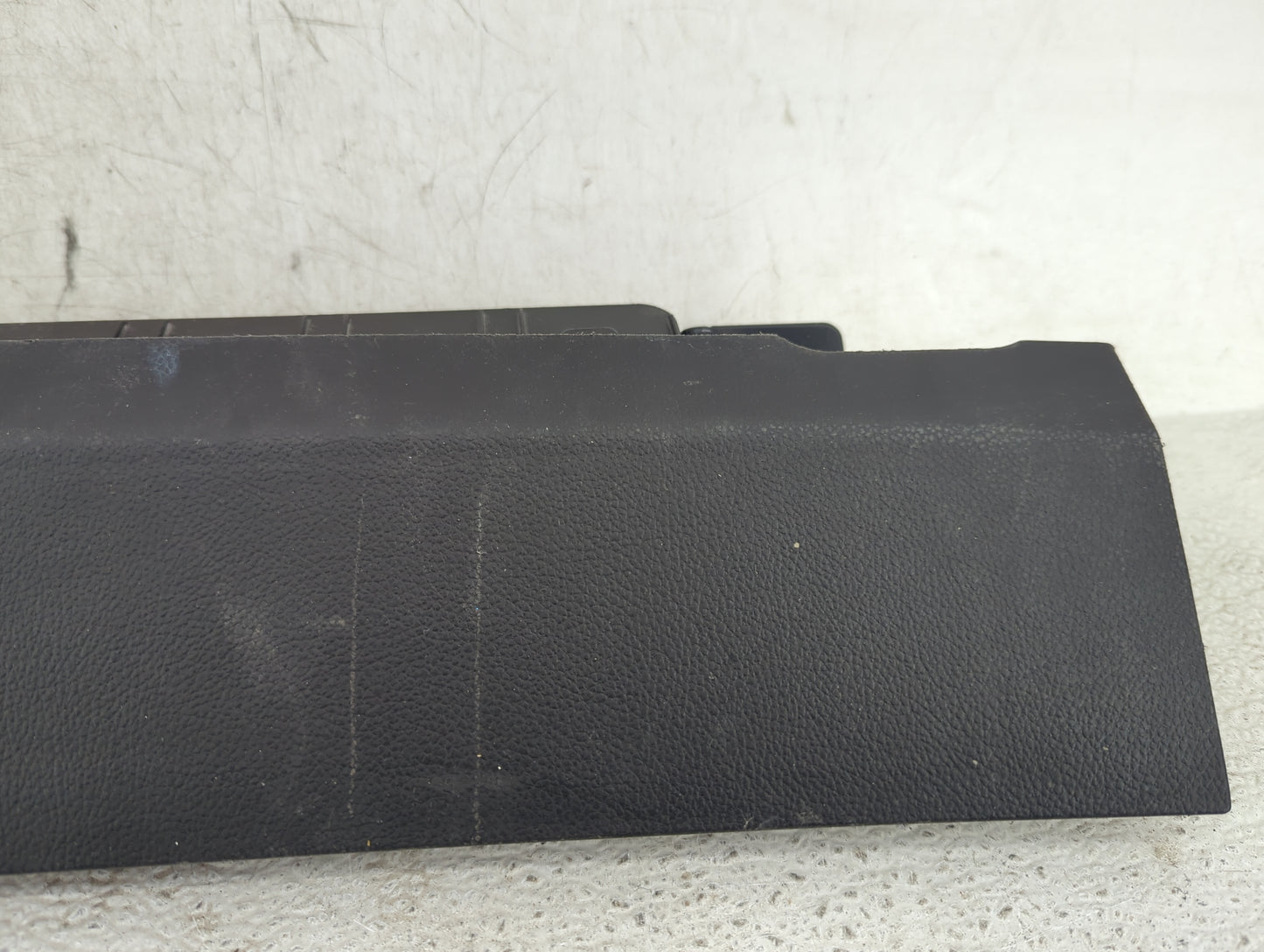 2013-2016 Chevrolet Cruze Air Bag Passenger Right Knee OEM P/N:95910049 814990982, AB0-09Q005 Fits Fits 2013 2014 2015 2016 