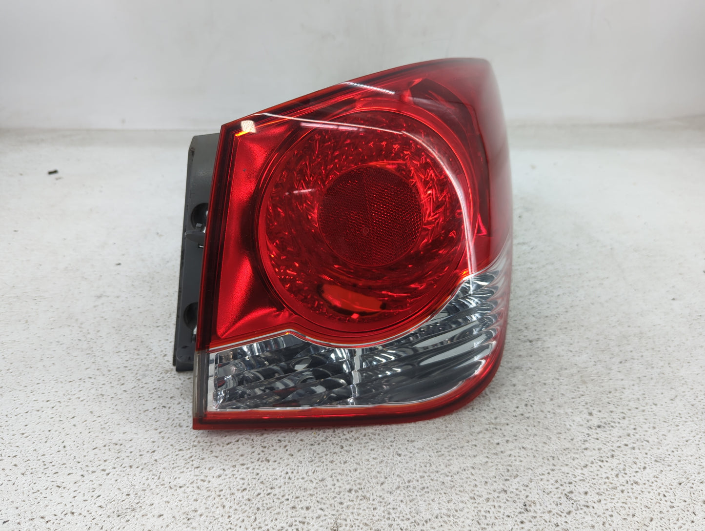 2011-2016 Chevrolet Cruze Tail Light Assembly Passenger Right OEM Fits Fits 2011 2012 2013 2014 2015 2016 OEM Used Auto Part