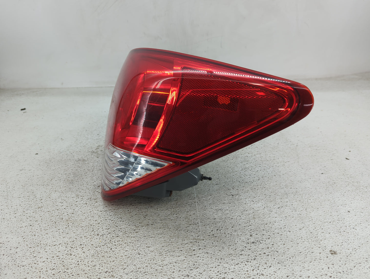 2011-2016 Chevrolet Cruze Tail Light Assembly Passenger Right OEM Fits Fits 2011 2012 2013 2014 2015 2016 OEM Used Auto Part