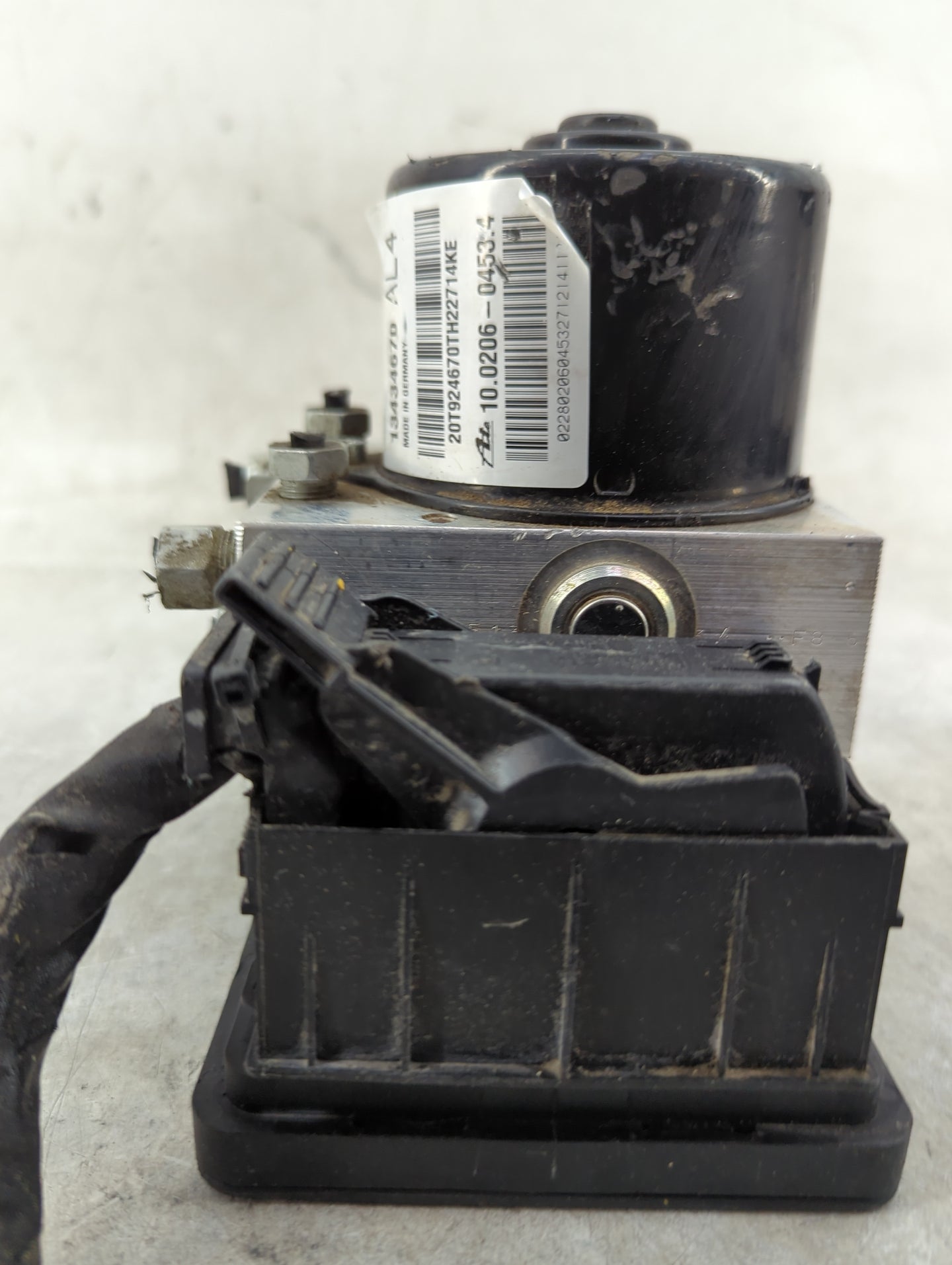 2012-2015 Chevrolet Cruze ABS Pump Control Module Replacement P/N:13434670 Fits Fits 2012 2013 2014 2015 OEM Used Auto Parts