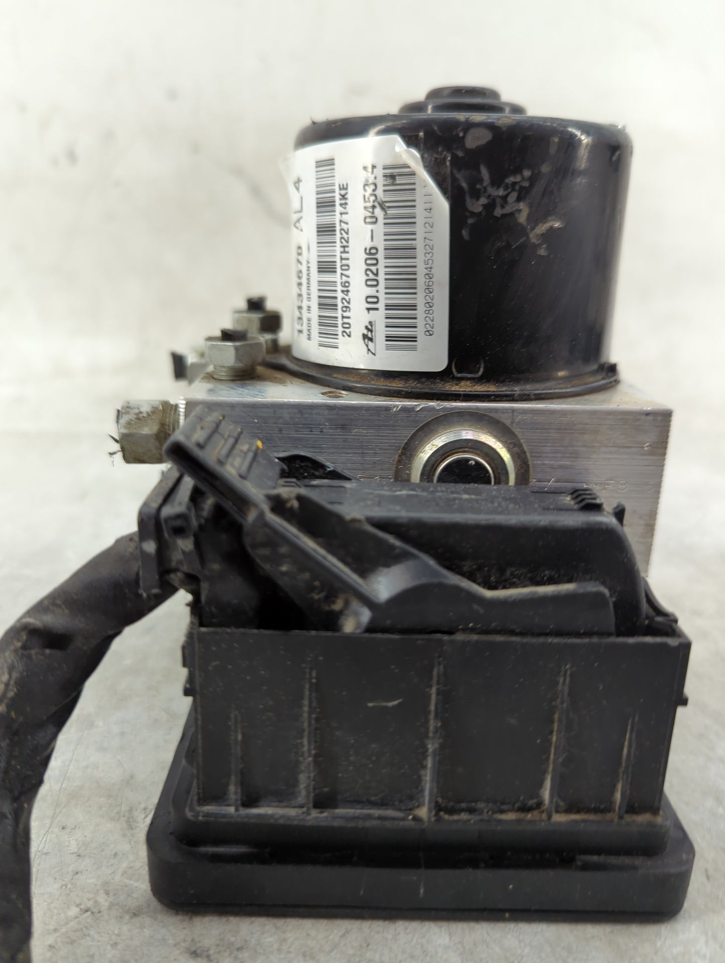 2012-2015 Chevrolet Cruze ABS Pump Control Module Replacement P/N:13434670 Fits Fits 2012 2013 2014 2015 OEM Used Auto Parts
