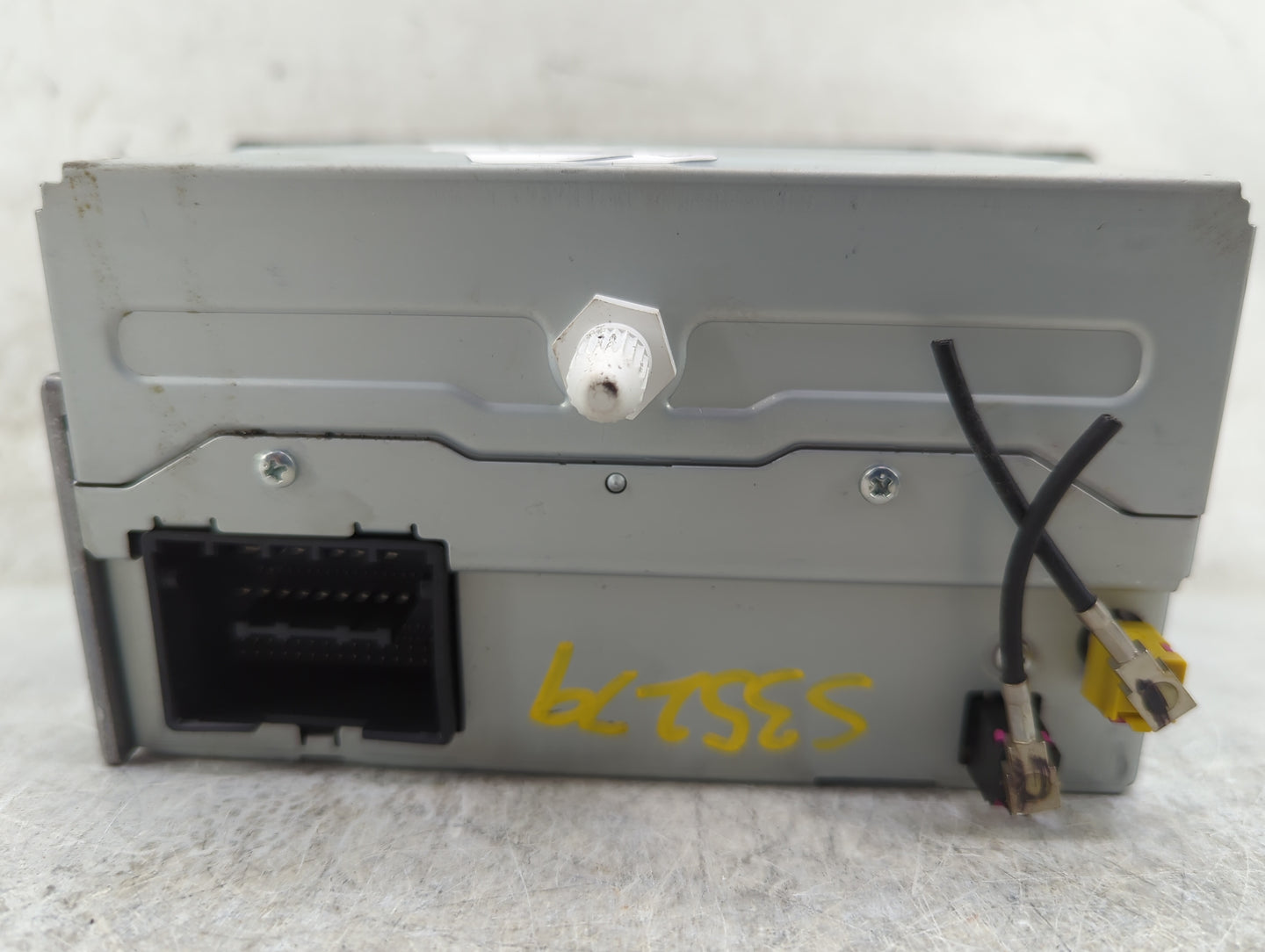 2013 Chevrolet Cruze Radio AM FM Cd Player Receiver Replacement P/N:22923803 CQ-FG42E3GDA Fits OEM Used Auto Parts - Oemused