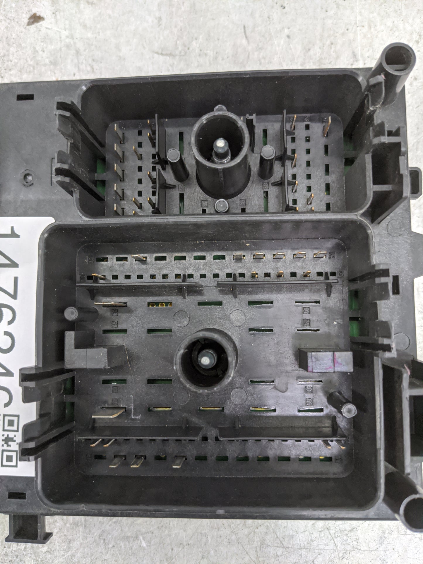 2011-2014 Chevrolet Cruze Fusebox Fuse Box Panel Relay Module P/N:13255300 Fits Fits 2011 2012 2013 2014 OEM Used Auto Parts