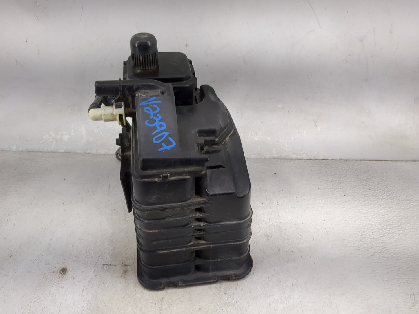 2013 Chevrolet Cruze Fuel Vapor Charcoal Canister 1476932 - Oemusedautoparts1.com