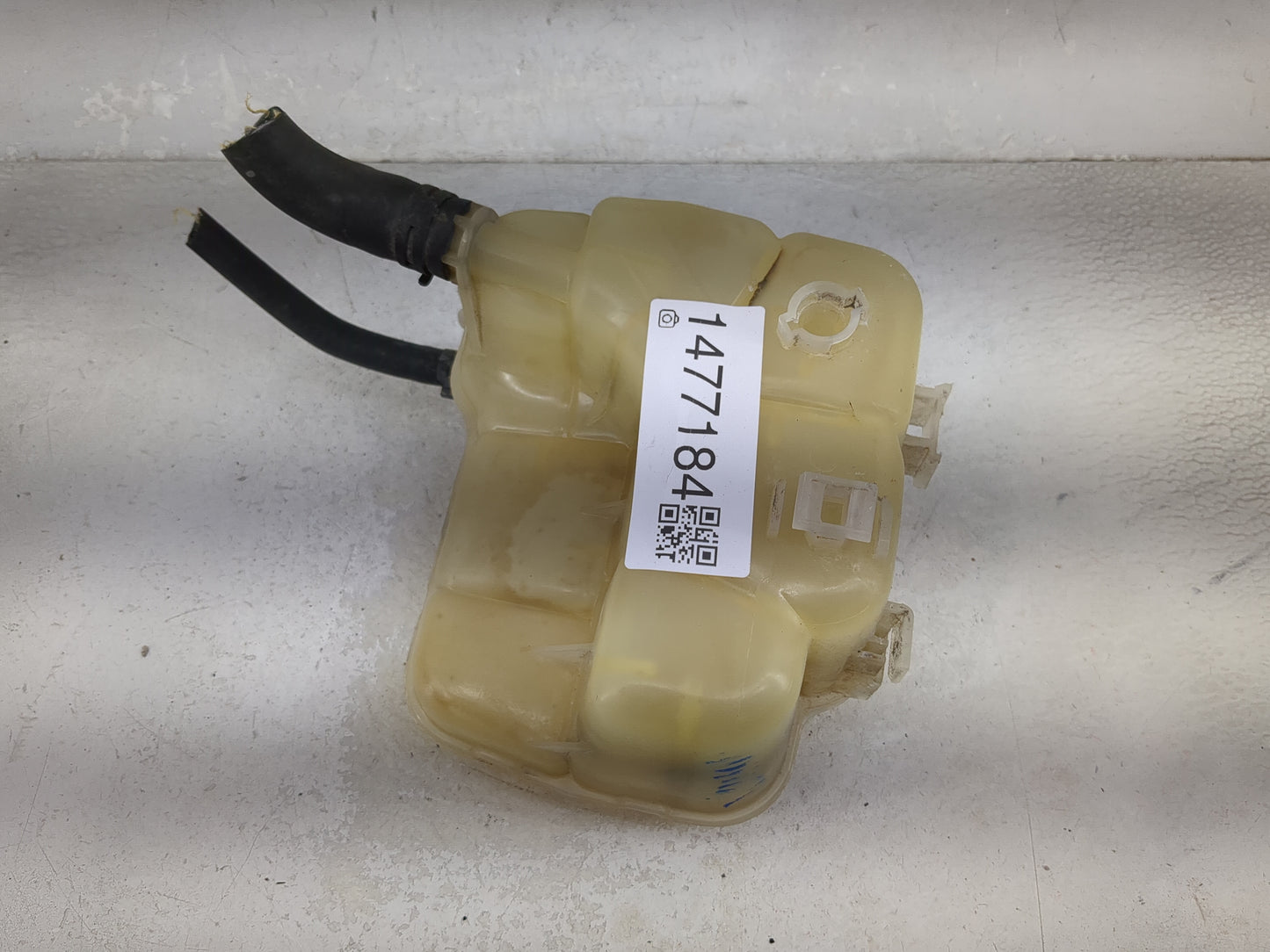 2016 Chevrolet Cruze Radiator Coolant Overflow Expansion Tank Bottle 1477184 - Oemusedautoparts1.com