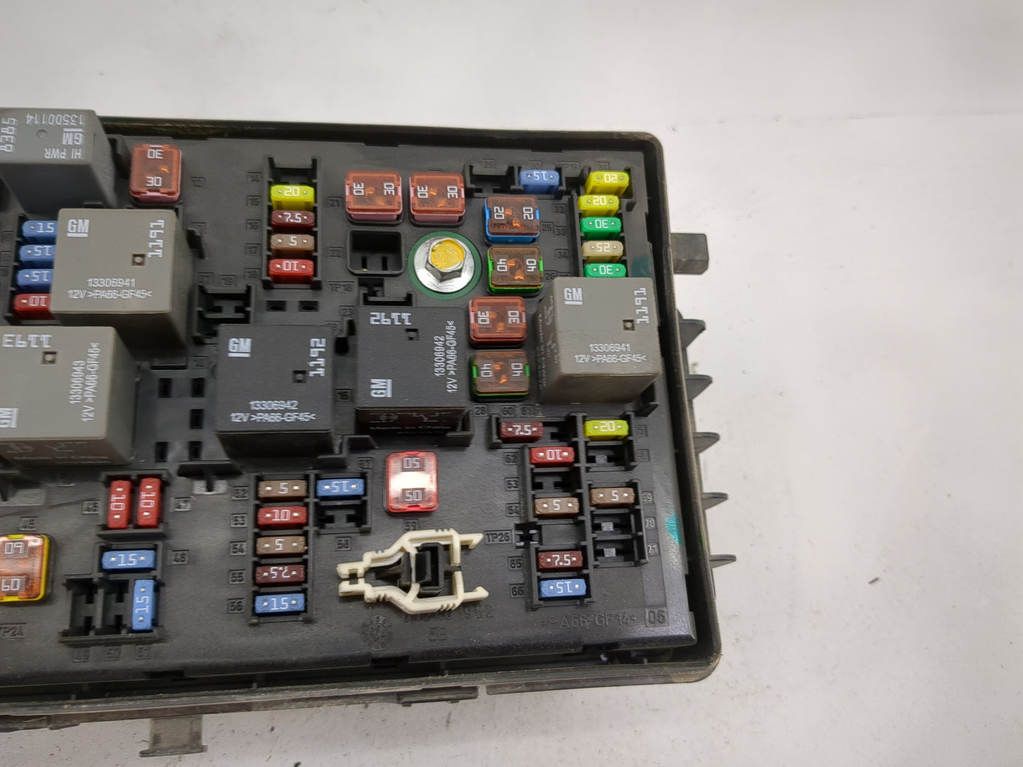 2013-2014 Chevrolet Cruze Fusebox Fuse Box Panel Relay Module P/N:13227762 13255900, 812461952 Fits Fits 2013 2014 OEM Used 
