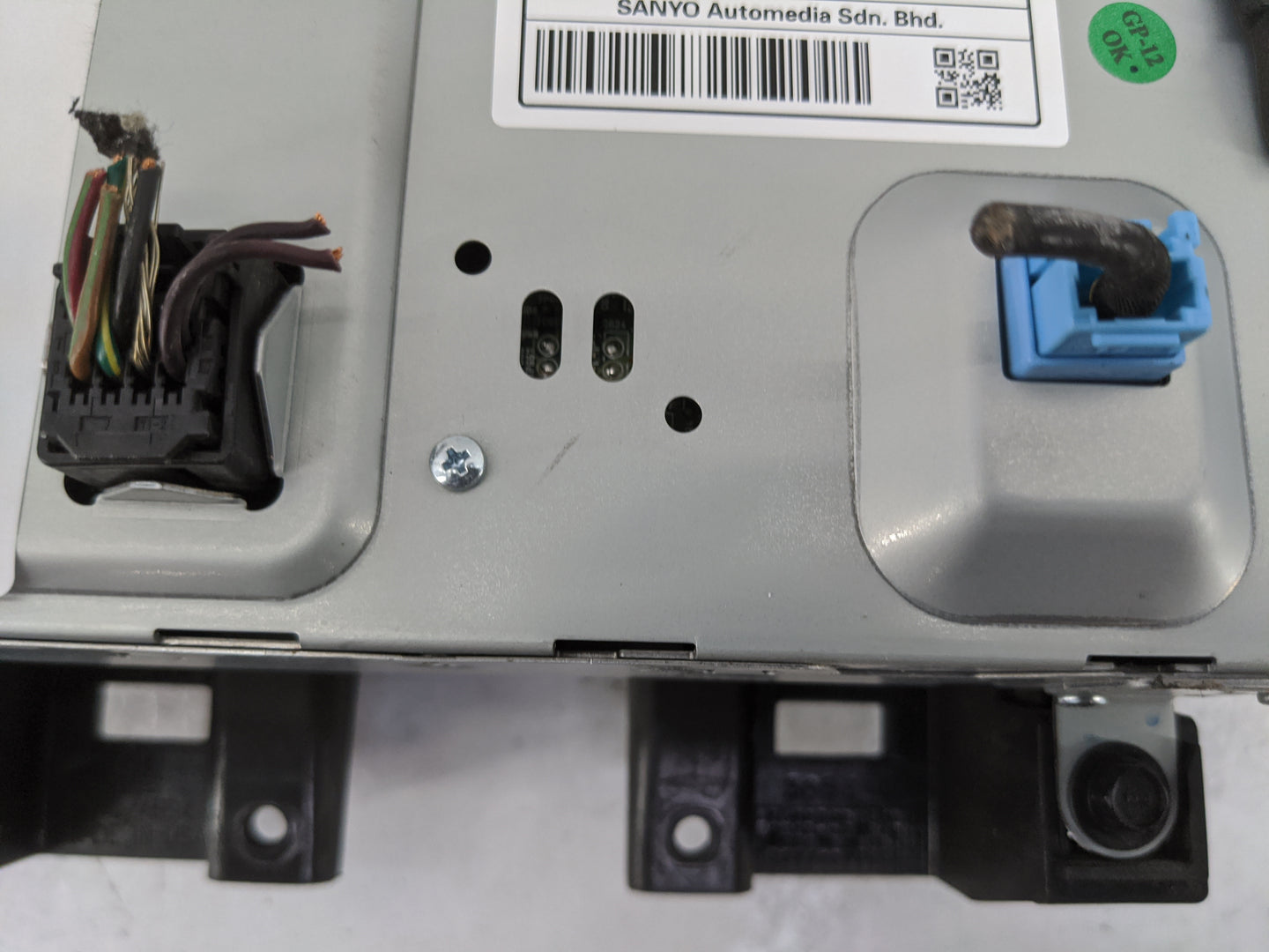 2012-2016 Chevrolet Cruze Information Display Screen Black 1477510 - Oemusedautoparts1.com