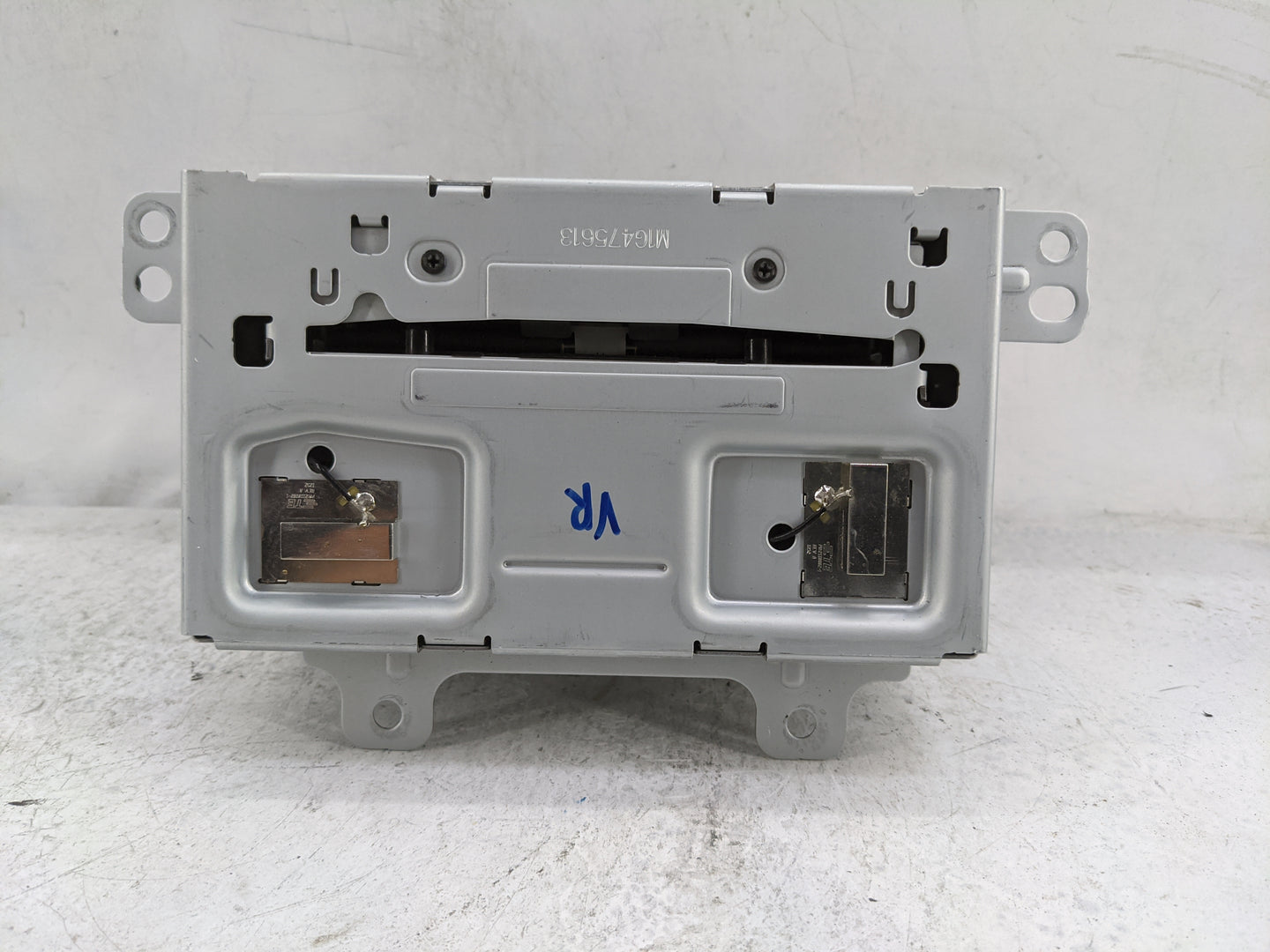 2013 Chevrolet Cruze Radio AM FM Cd Player Receiver Replacement P/N:22979837 GA-130-COLR-NS, 216B-GA130COLRNS Fits OEM Used 