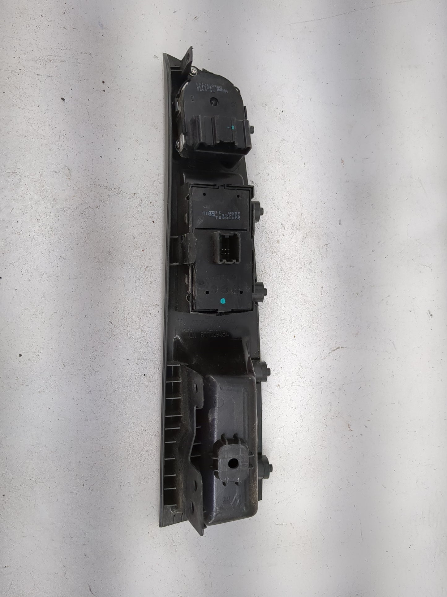 2013 Chevrolet Cruze Master Power Window Switch Replacement Driver Side Left P/N:23285940 Fits OEM Used Auto Parts - Oemused
