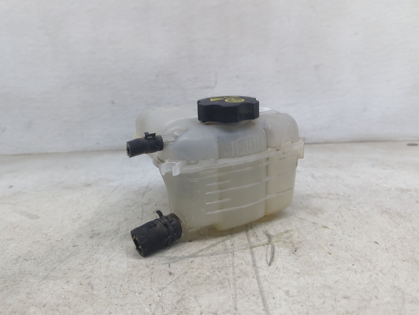 2011 Chevrolet Cruze Radiator Coolant Overflow Expansion Tank Bottle 1478936 - Oemusedautoparts1.com