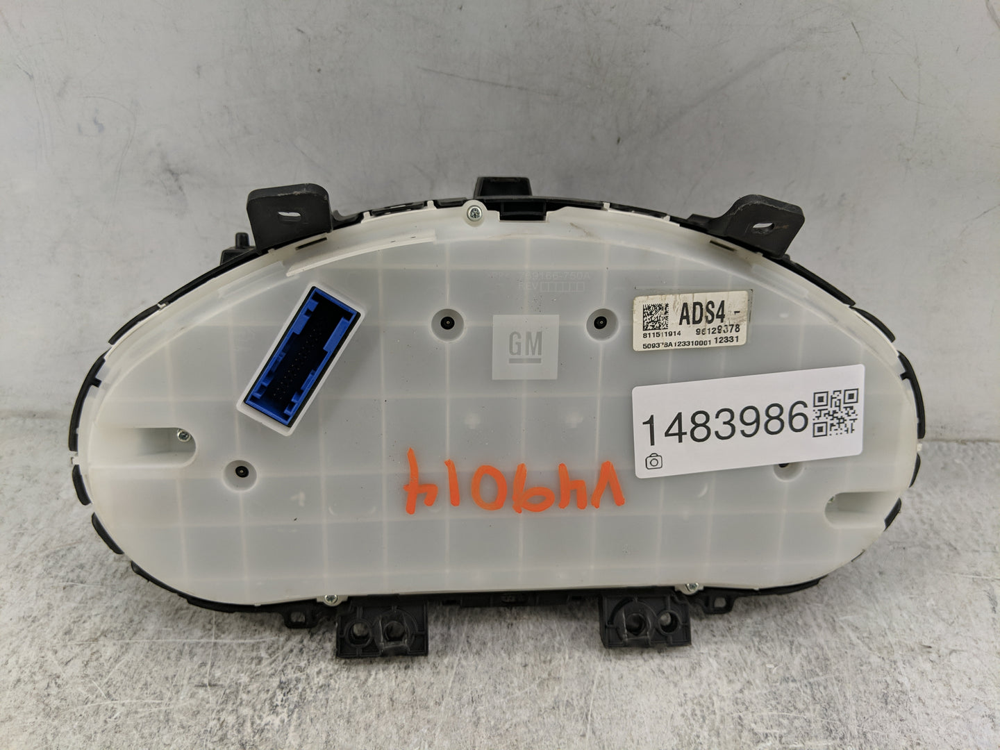 2013-2014 Chevrolet Cruze Instrument Cluster Speedometer Gauges P/N:95129378 509378A123310001 Miles: Fits Fits 2013 2014 OEM