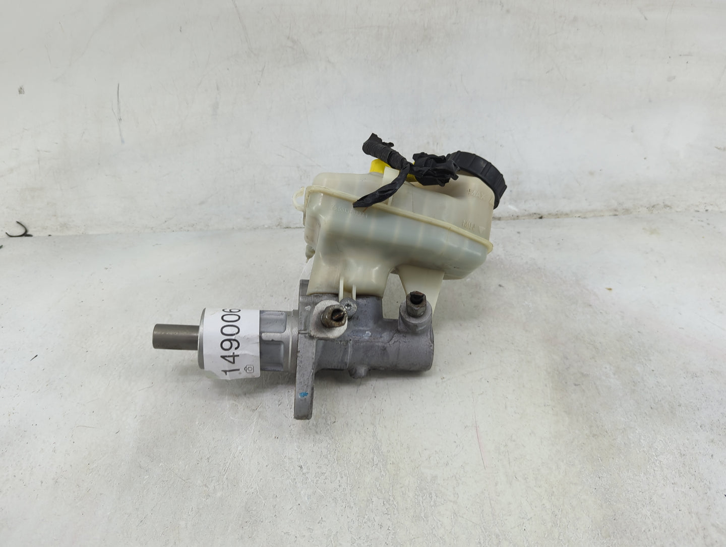 2011-2016 Chevrolet Cruze Brake Master Cylinder 1490064 - Oemusedautoparts1.com