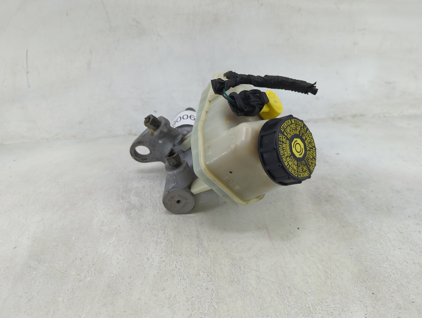2011-2016 Chevrolet Cruze Brake Master Cylinder 1490064 - Oemusedautoparts1.com