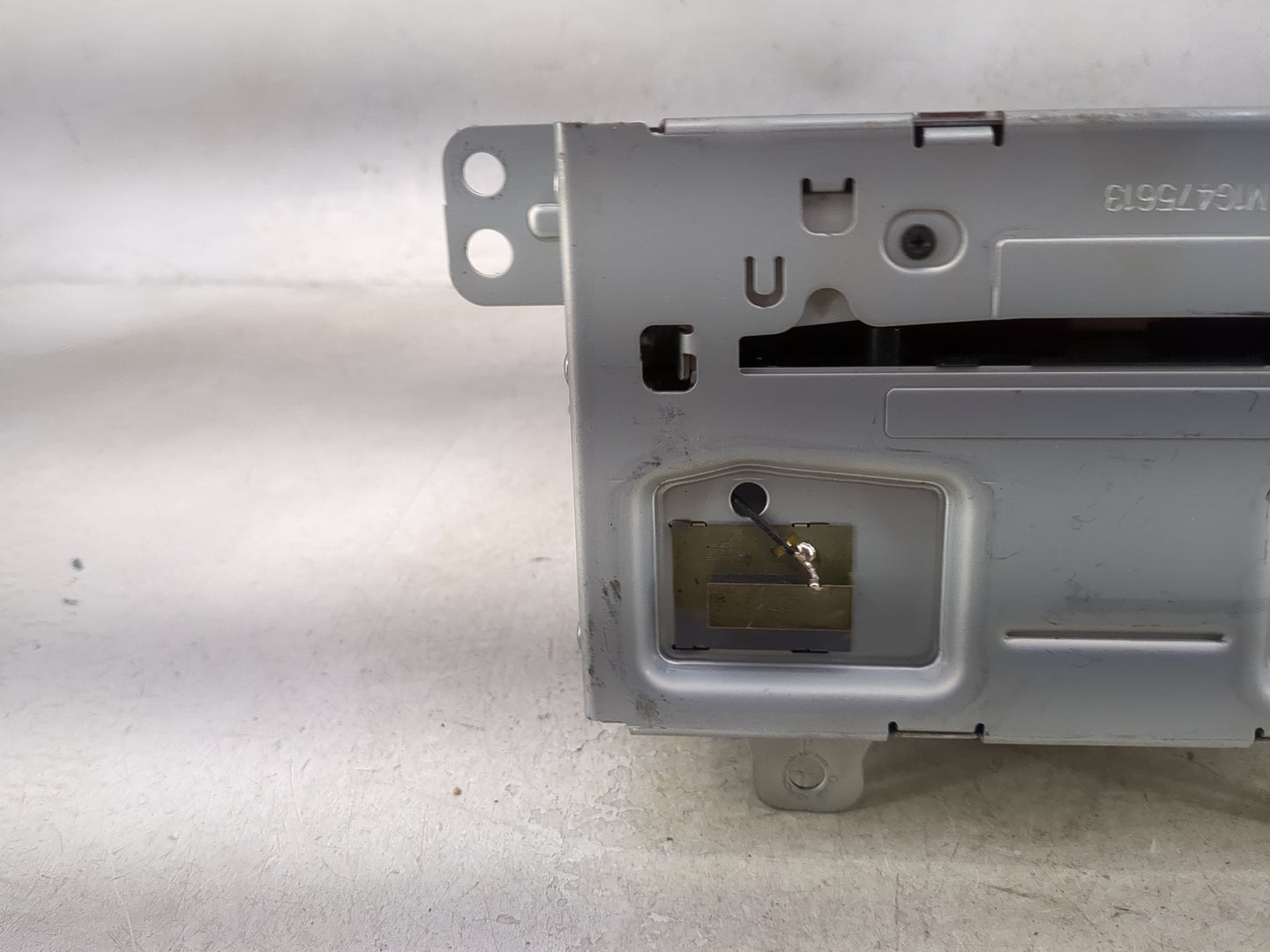 2013 Chevrolet Cruze Radio AM FM Cd Player Receiver Replacement P/N:22965237 GA-130-COLR-NS, 216B-GA130COLRNS Fits OEM Used 