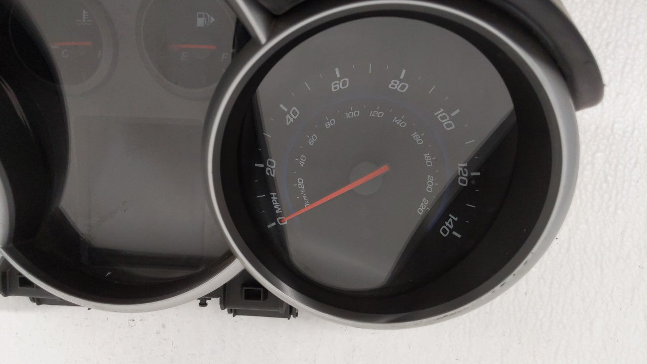 2013-2014 Chevrolet Cruze Instrument Cluster Speedometer Gauges P/N:95129378 Fits Fits 2013 2014 OEM Used Auto Parts - Oemus