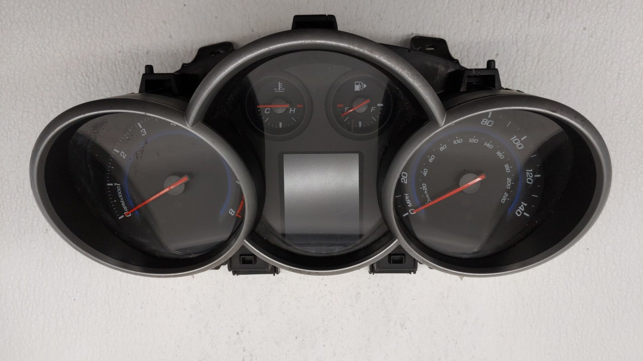 2013-2014 Chevrolet Cruze Instrument Cluster Speedometer Gauges P/N:95129378 Fits Fits 2013 2014 OEM Used Auto Parts - Oemus