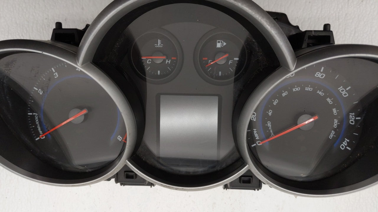 2013-2014 Chevrolet Cruze Instrument Cluster Speedometer Gauges P/N:95129378 Fits Fits 2013 2014 OEM Used Auto Parts - Oemus