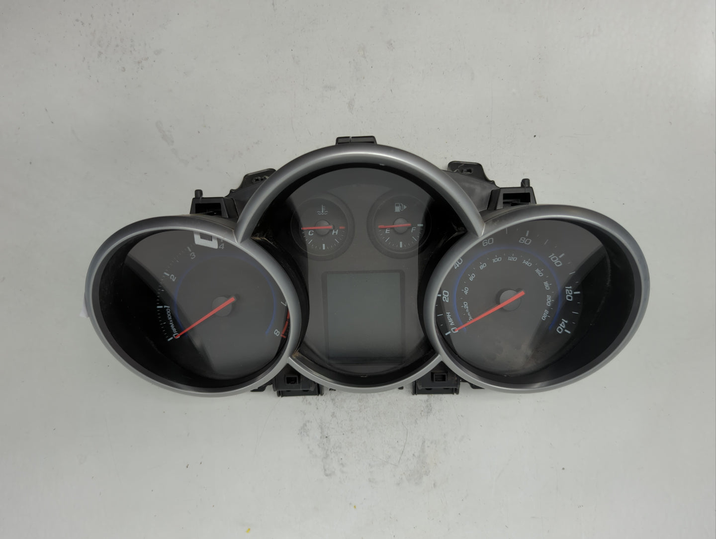 2013-2014 Chevrolet Cruze Instrument Cluster Speedometer Gauges P/N:811511914 95129378 Fits Fits 2013 2014 OEM Used Auto Par
