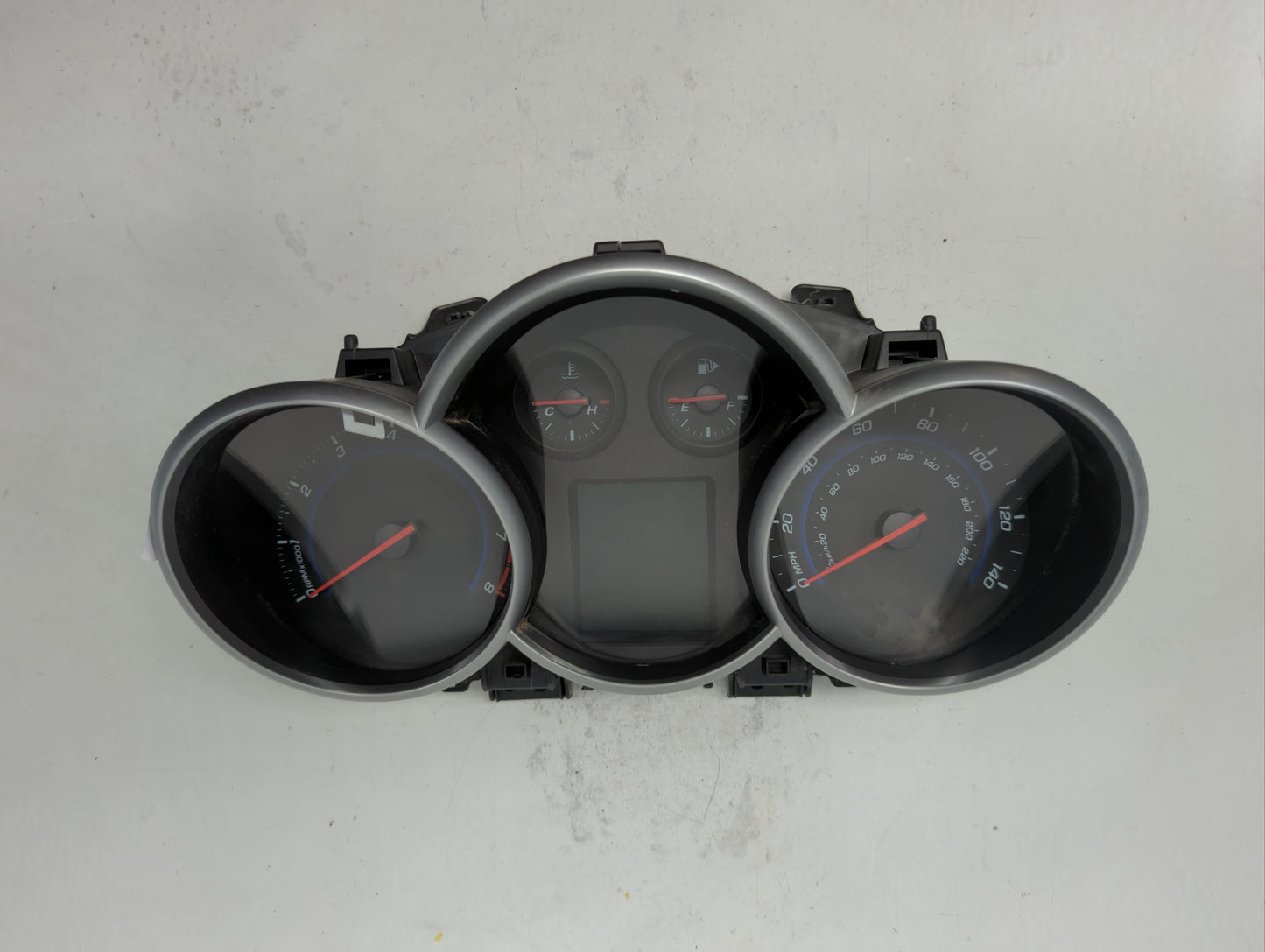 2013-2014 Chevrolet Cruze Instrument Cluster Speedometer Gauges P/N:811511914 95129378 Fits Fits 2013 2014 OEM Used Auto Par