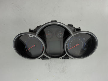 2013-2014 Chevrolet Cruze Instrument Cluster Speedometer Gauges P/N:811511914 95129378 Fits Fits 2013 2014 OEM Used Auto Par