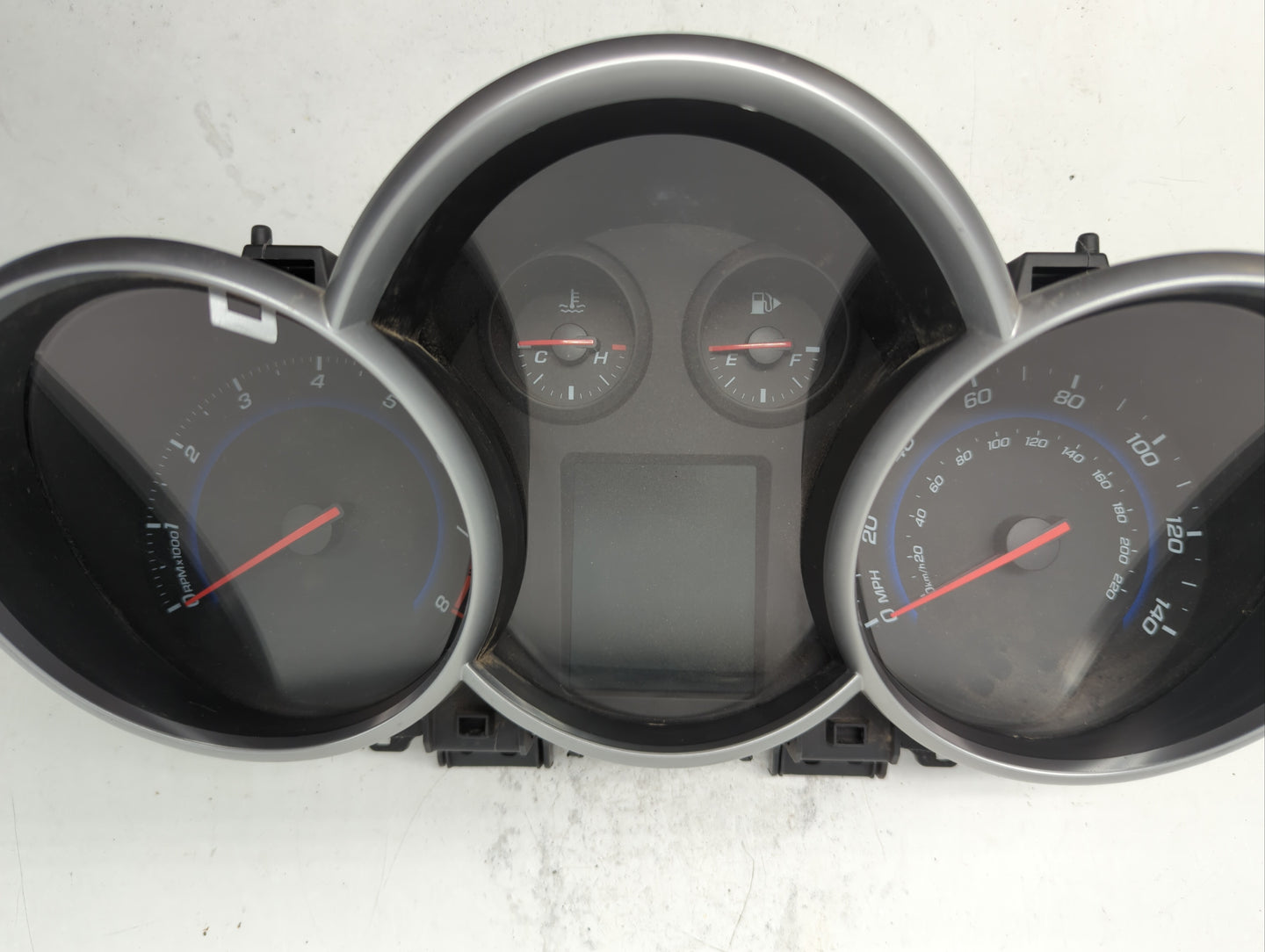 2013-2014 Chevrolet Cruze Instrument Cluster Speedometer Gauges P/N:811511914 95129378 Fits Fits 2013 2014 OEM Used Auto Par