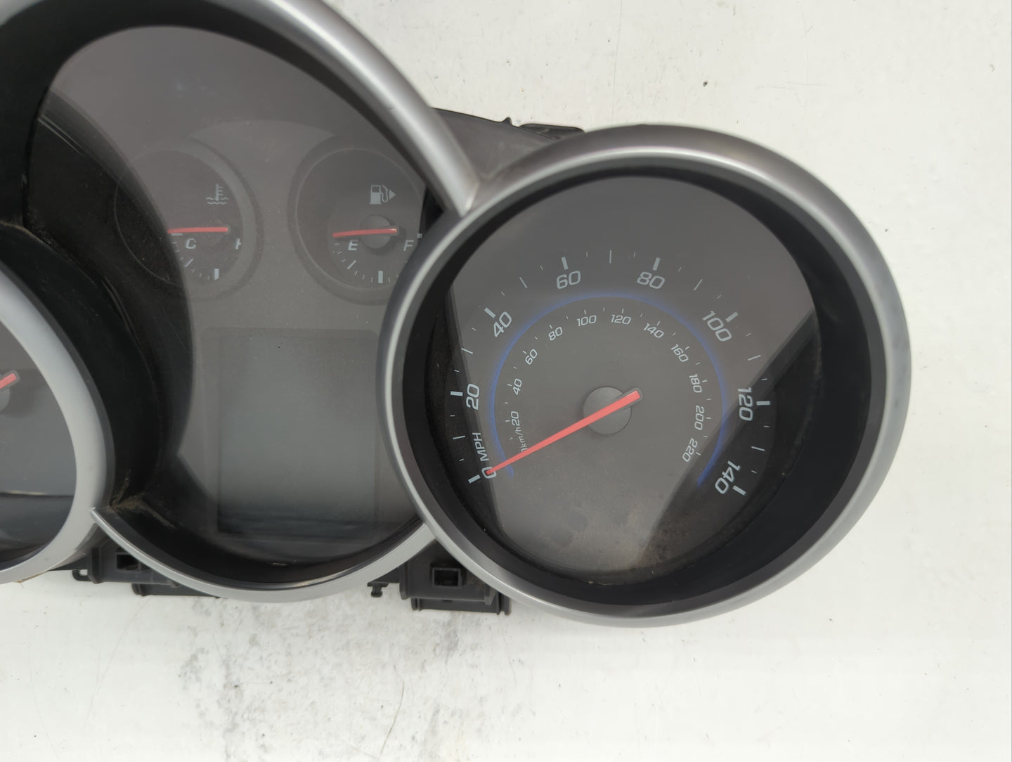 2013-2014 Chevrolet Cruze Instrument Cluster Speedometer Gauges P/N:811511914 95129378 Fits Fits 2013 2014 OEM Used Auto Par