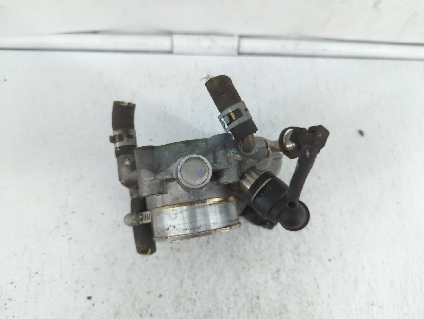 2011-2016 Chevrolet Cruze Throttle Body P/N:55577375 55561495 Fits Fits 2009 2010 2011 2012 2013 2014 2015 2016 2017 2018 OE