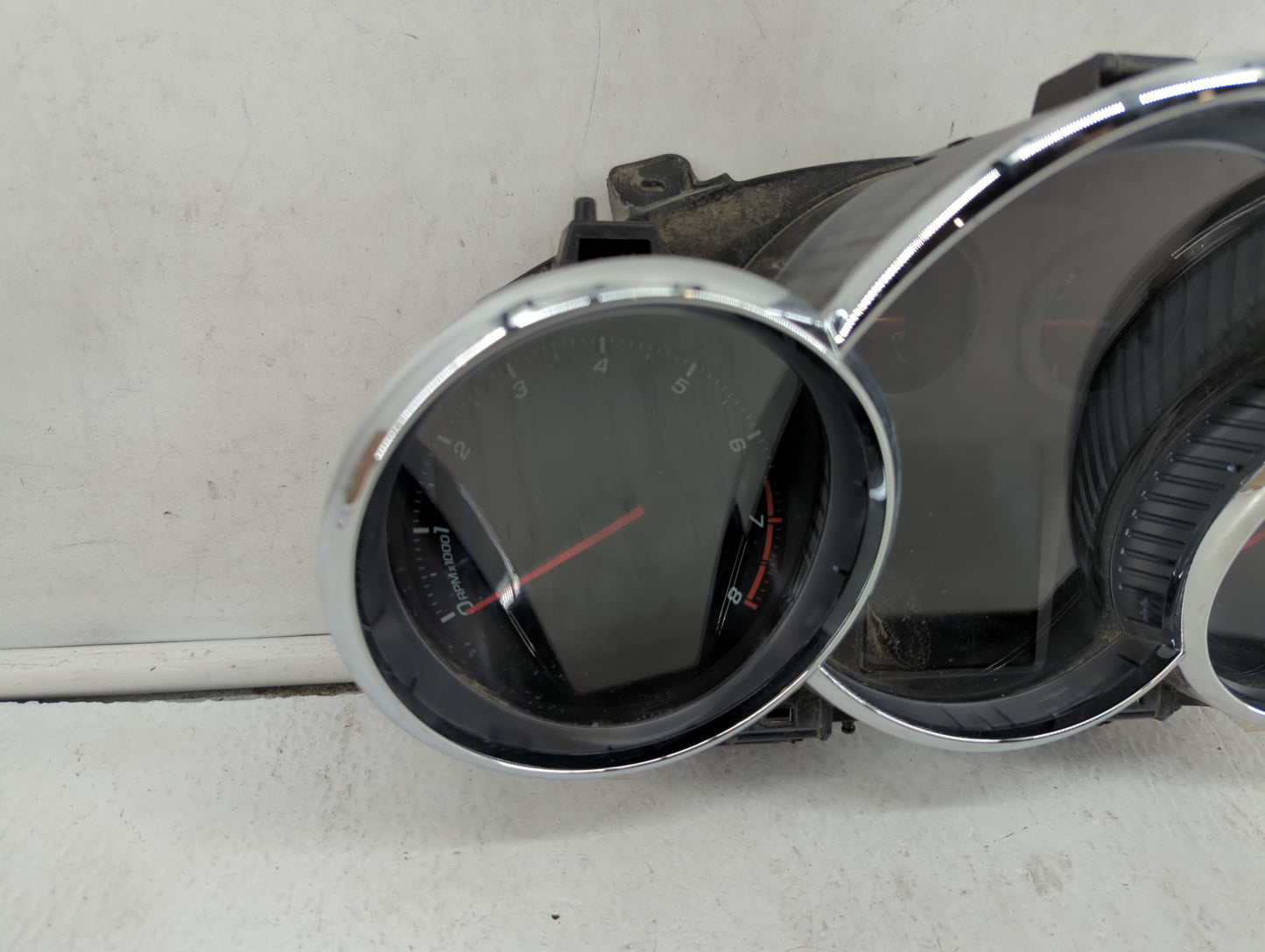 2013-2014 Chevrolet Cruze Instrument Cluster Speedometer Gauges P/N:95129376 Fits Fits 2013 2014 OEM Used Auto Parts - Oemus