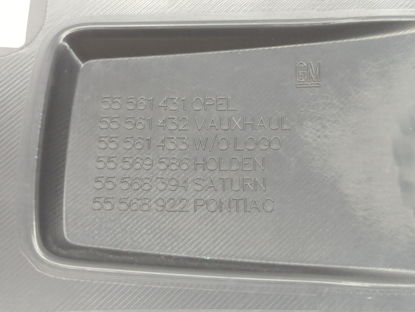 2013 Chevrolet Cruze Engine Cover - Oemusedautoparts1.com