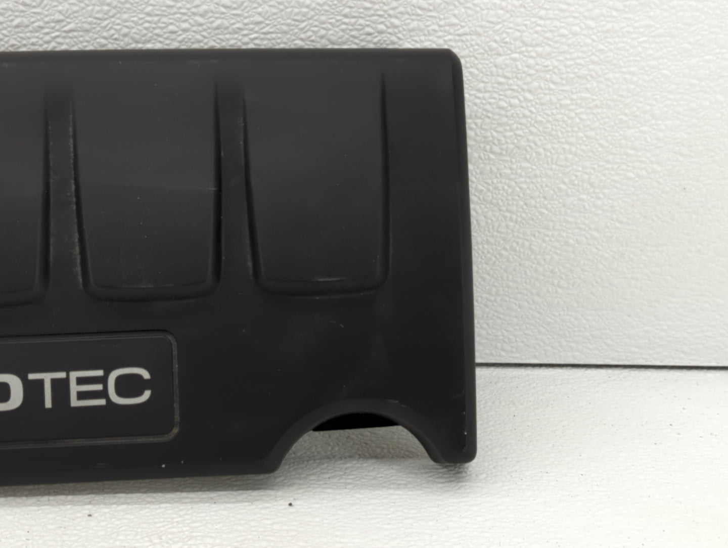 2013 Chevrolet Cruze Engine Cover - Oemusedautoparts1.com