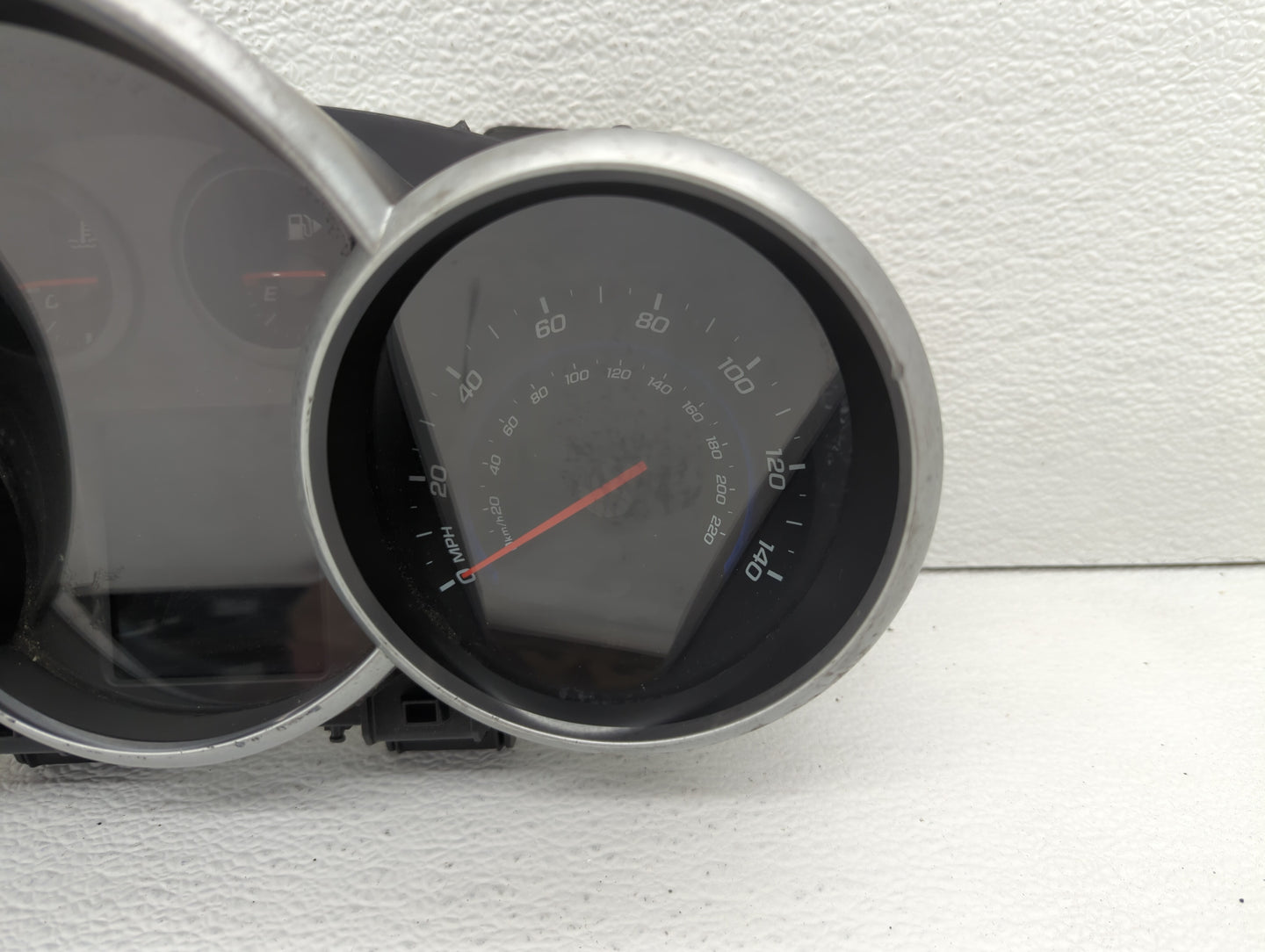 2013-2014 Chevrolet Cruze Instrument Cluster Speedometer Gauges P/N:95216802 95129378 Fits Fits 2013 2014 OEM Used Auto Part