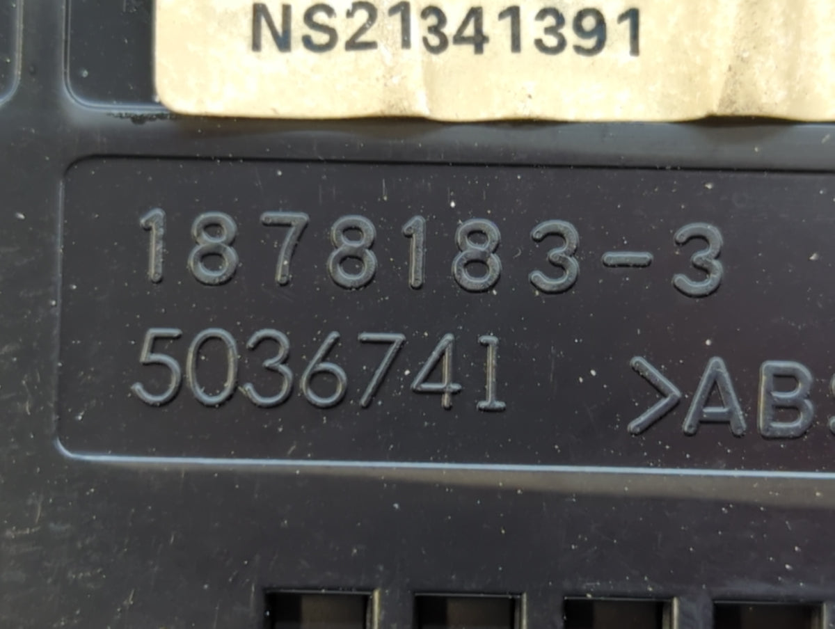 2013 Chevrolet Cruze Radio AM FM Cd Player Receiver Replacement P/N:22858074 Fits Fits 2002 2003 OEM Used Auto Parts - Oemus