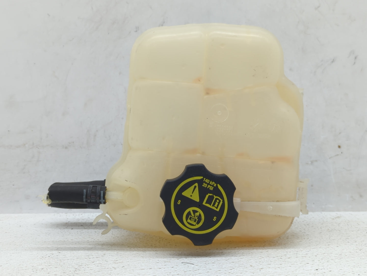 2011-2016 Chevrolet Cruze Radiator Coolant Overflow Expansion Tank Bottle 535541 - Oemusedautoparts1.com