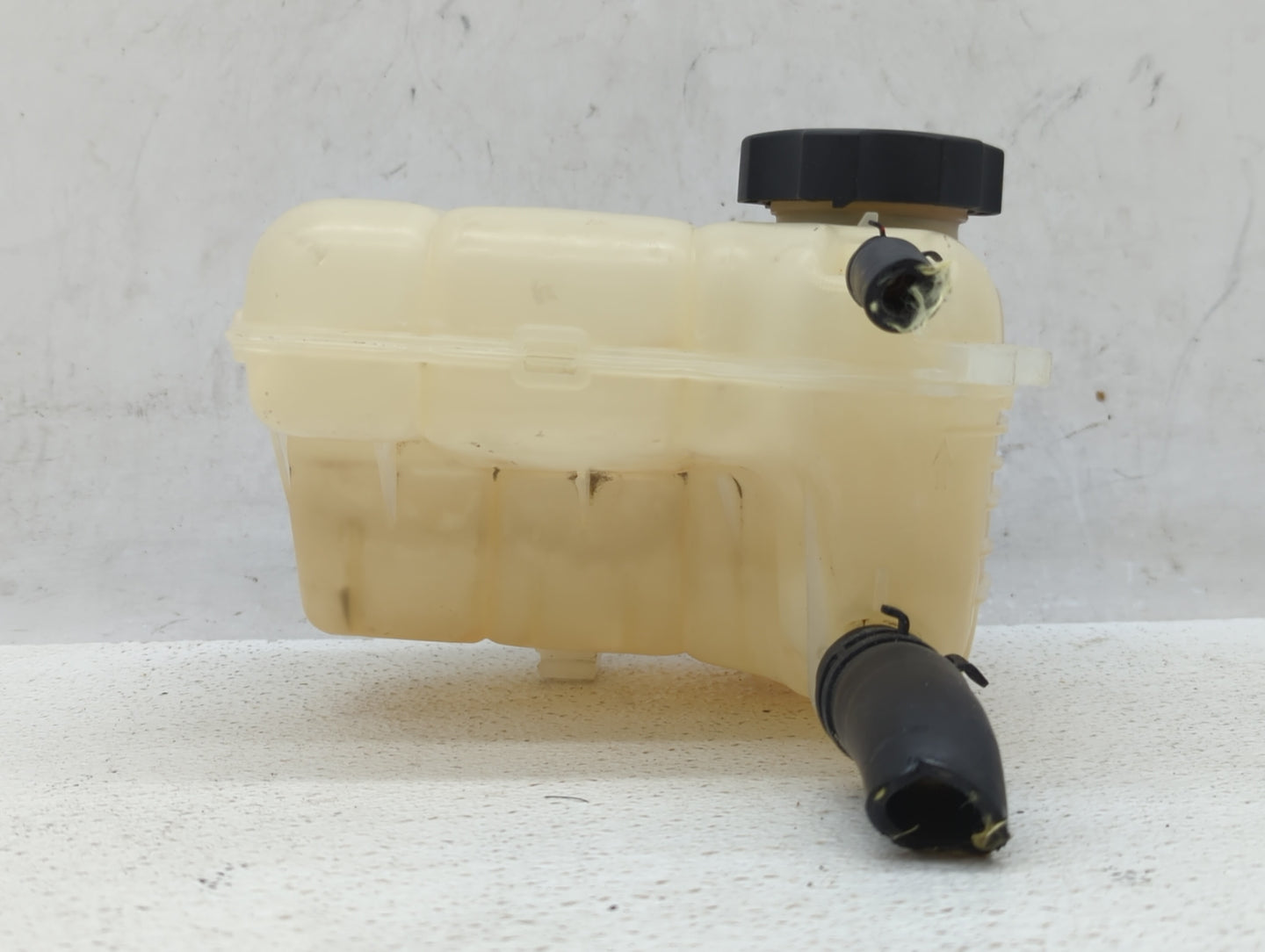 2011-2016 Chevrolet Cruze Radiator Coolant Overflow Expansion Tank Bottle - Oemusedautoparts1.com