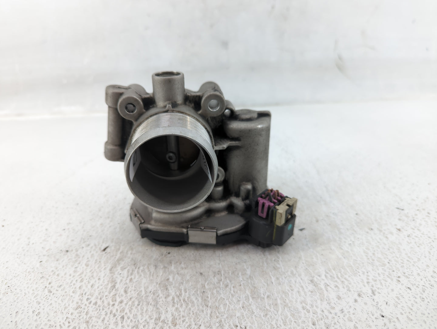 2011-2016 Chevrolet Cruze Throttle Body P/N:55581662 Fits Fits 2011 2012 2013 2014 2015 2016 2017 2018 2019 2020 2021 OEM Us