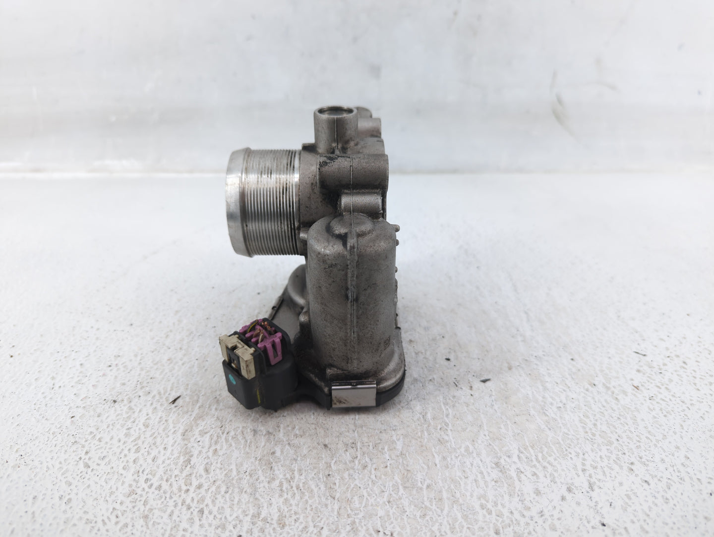 2011-2016 Chevrolet Cruze Throttle Body P/N:55581662 Fits Fits 2011 2012 2013 2014 2015 2016 2017 2018 2019 2020 2021 OEM Us