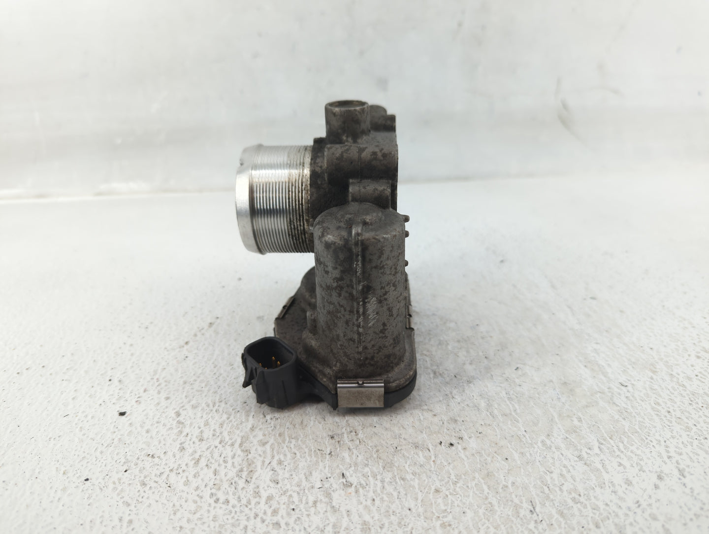 2011-2016 Chevrolet Cruze Throttle Body P/N:55581662 Fits Fits 2011 2012 2013 2014 2015 2016 2017 2018 2019 2020 2021 OEM Us